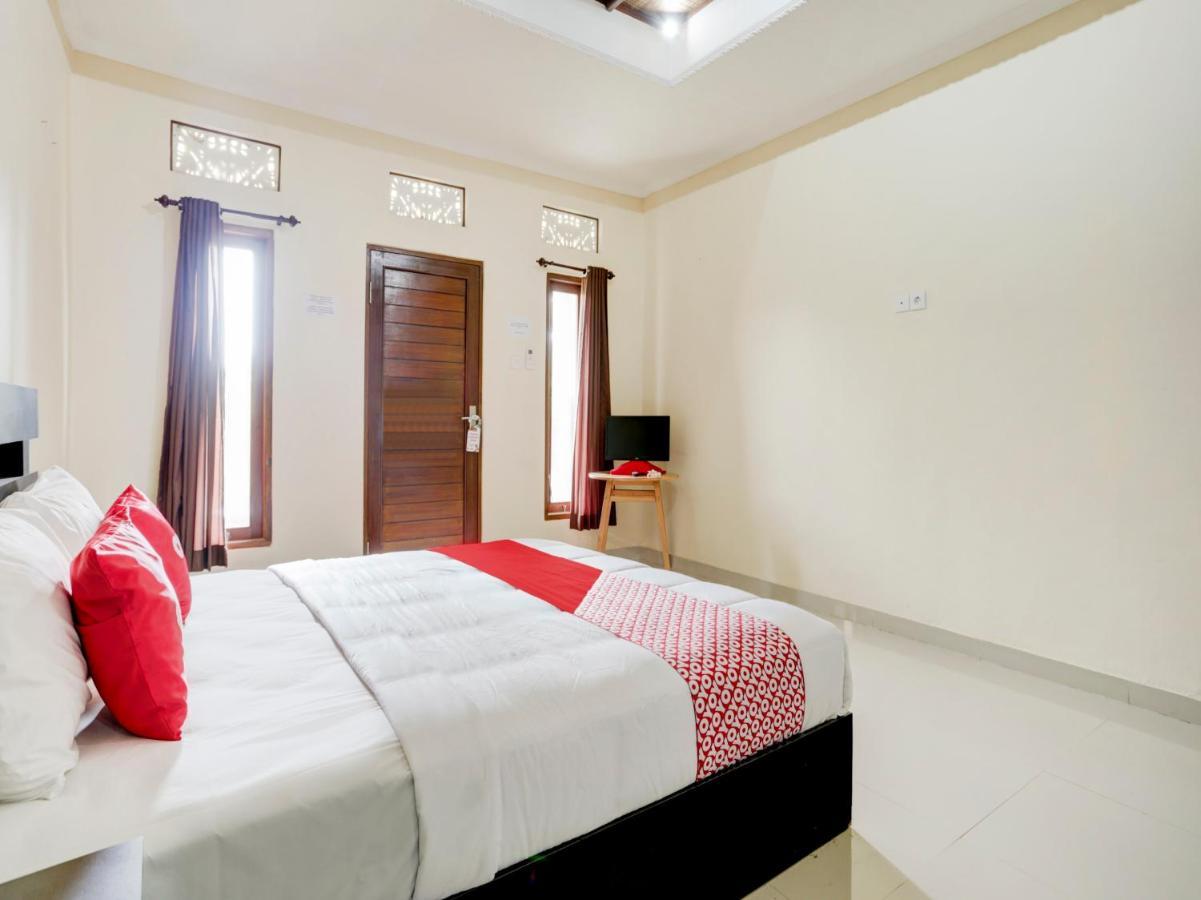 Oyo 90711 Blembong Homestay Jimbaran  Exterior photo